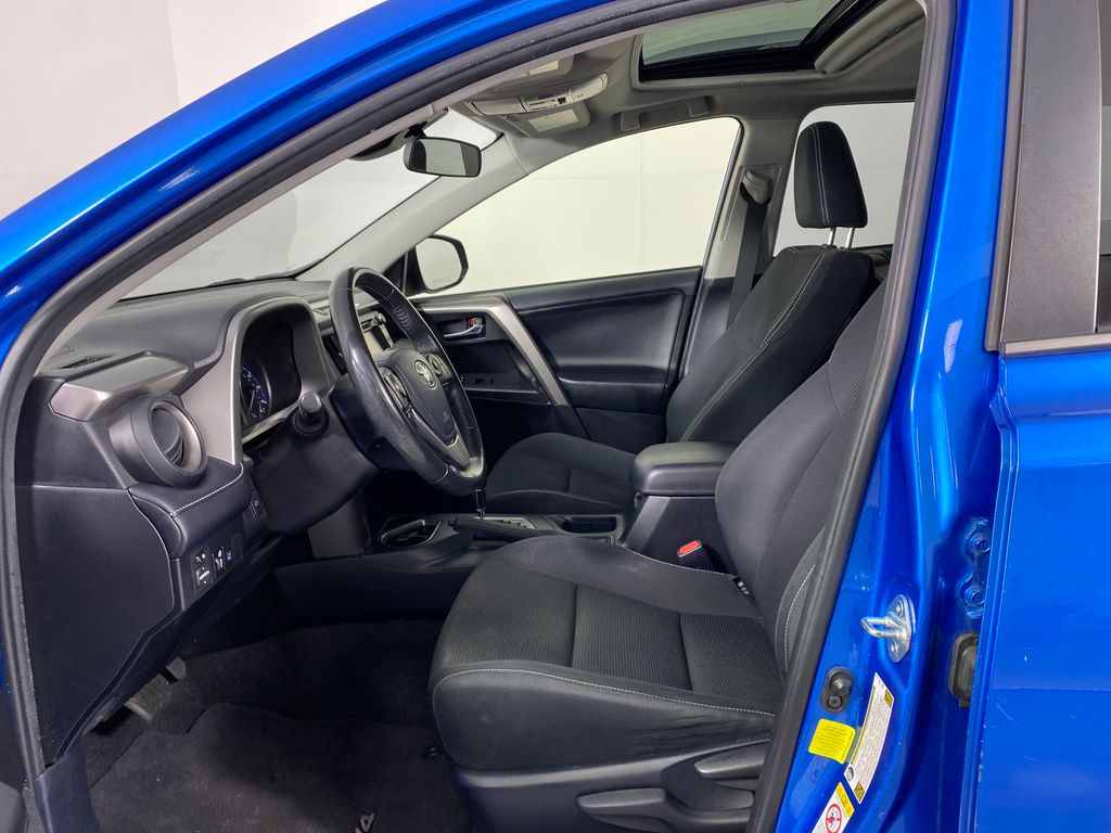 Vehicle image 7 of 29