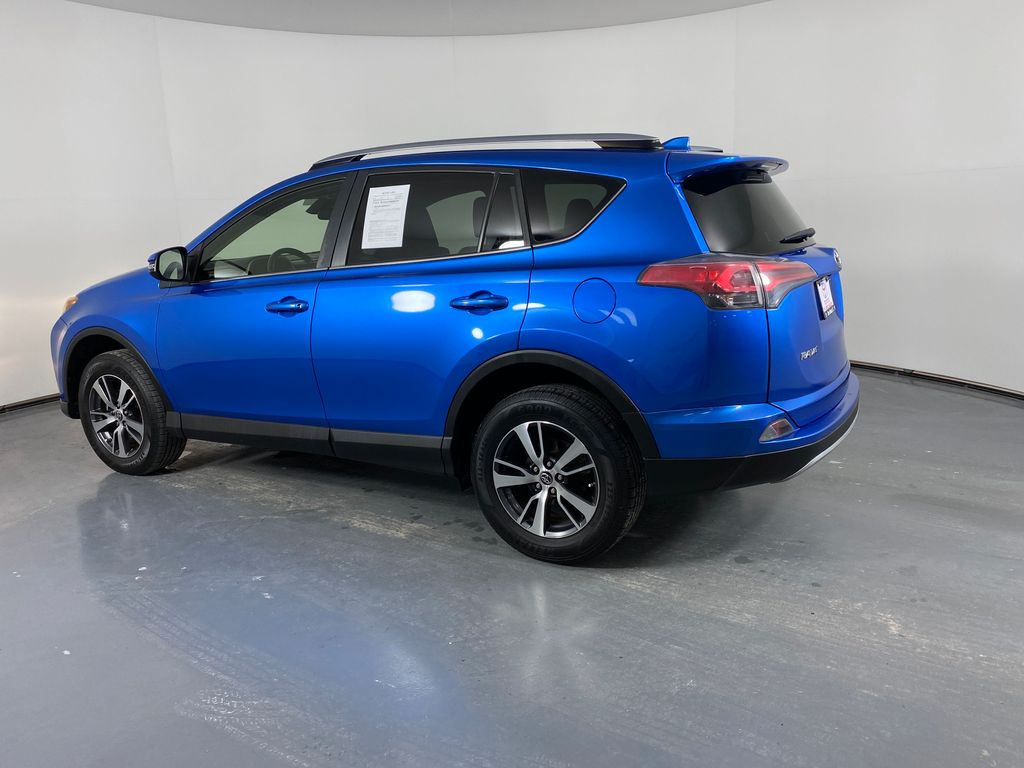 Vehicle image 5 of 29