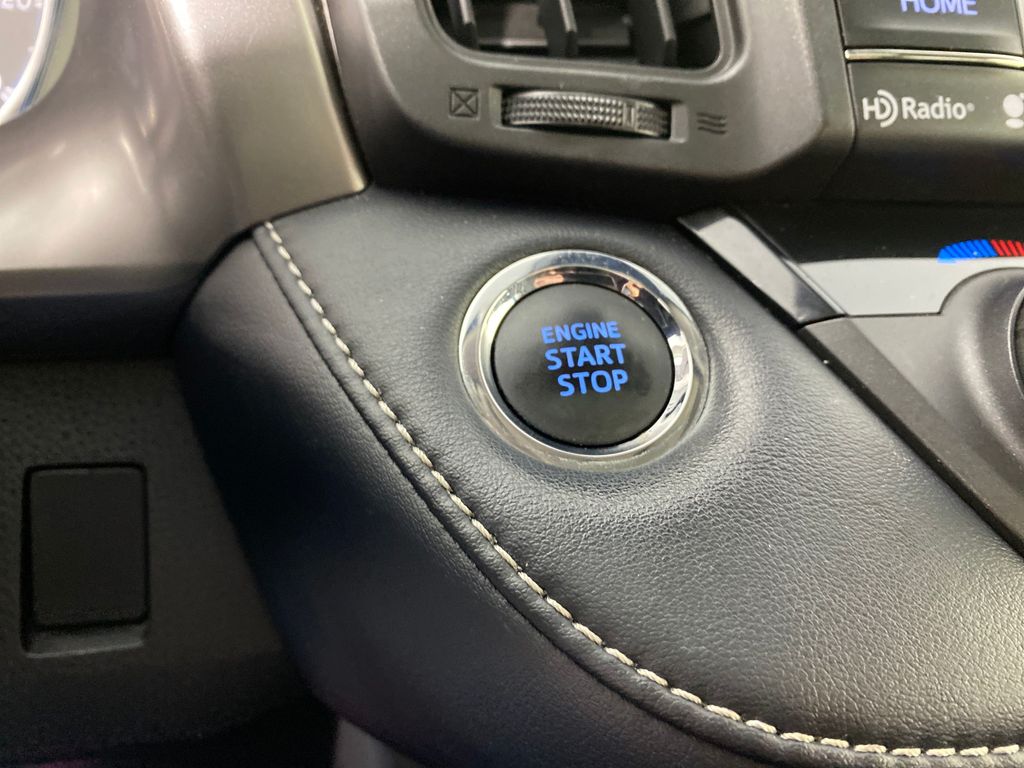 Vehicle image 19 of 29