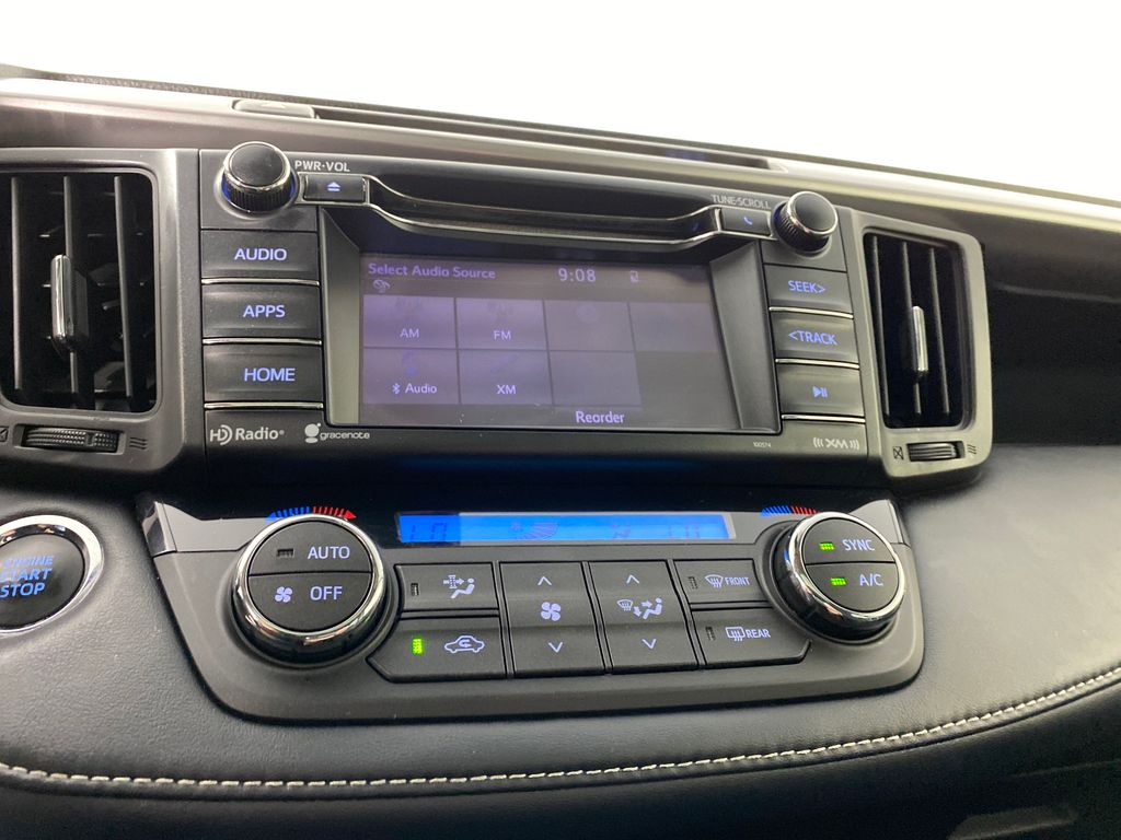 Vehicle image 20 of 29
