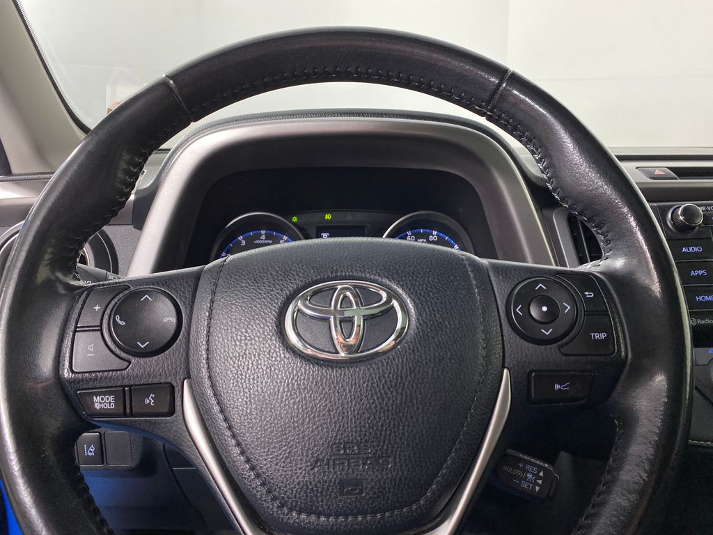 Vehicle image 13 of 29