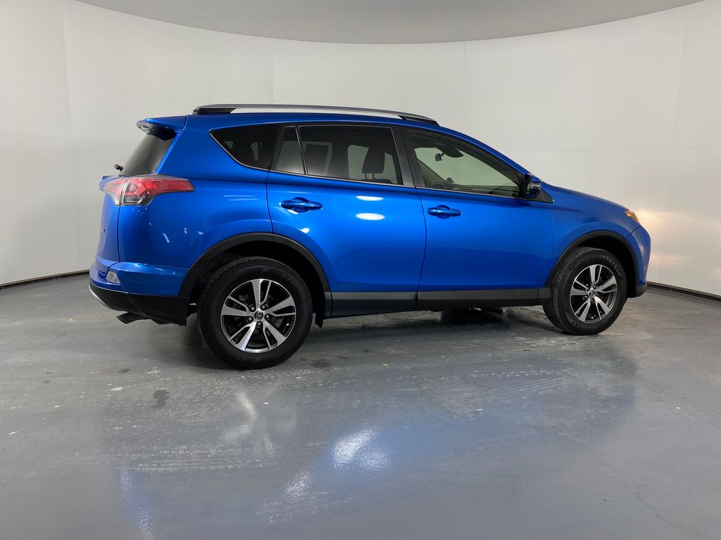 Vehicle image 3 of 29