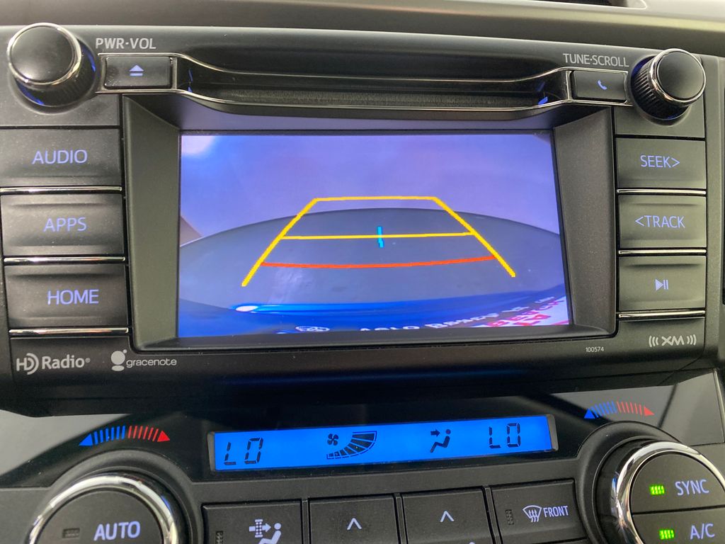 Vehicle image 25 of 29