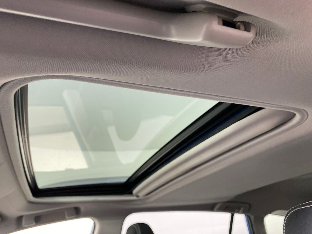 Vehicle image 9 of 29