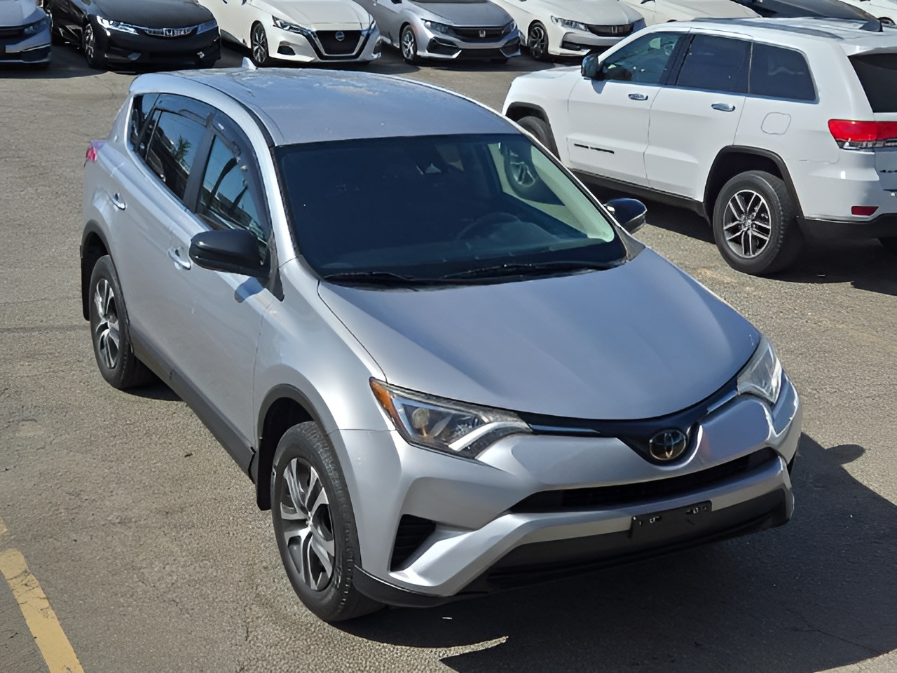 Vehicle image 26 of 28