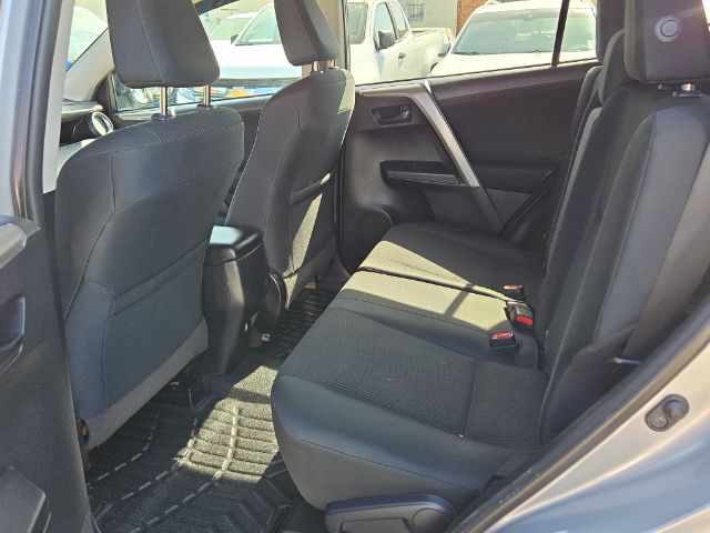 Vehicle image 14 of 28