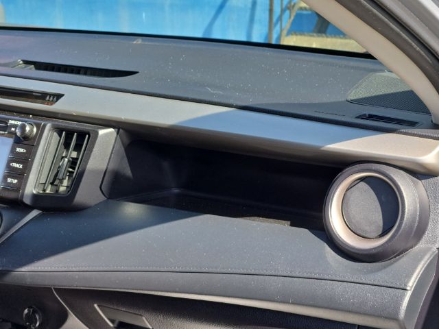 Vehicle image 15 of 28