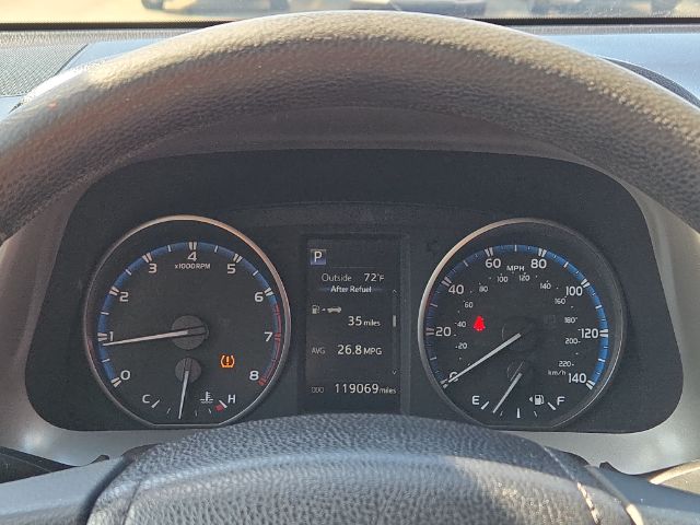 Vehicle image 21 of 28