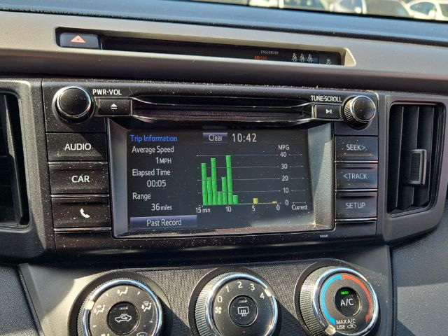 Vehicle image 18 of 28