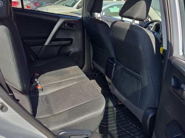 Vehicle image 13 of 28