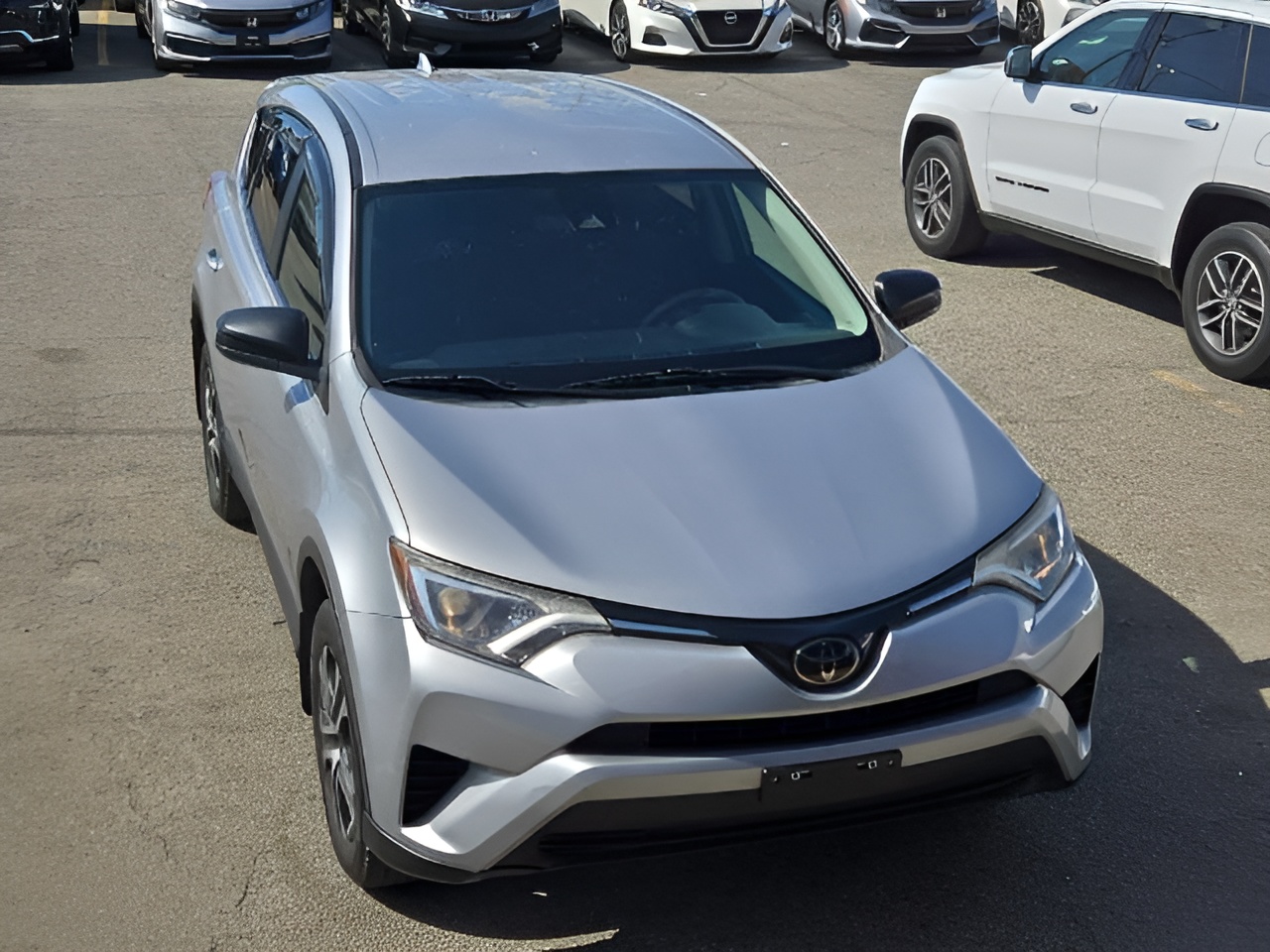 Vehicle image 25 of 28