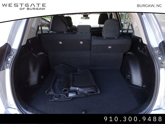 Vehicle image 14 of 28