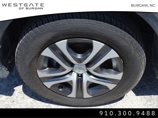 Vehicle image 13 of 28
