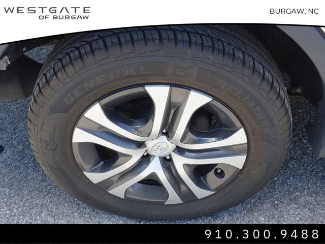 Vehicle image 12 of 28