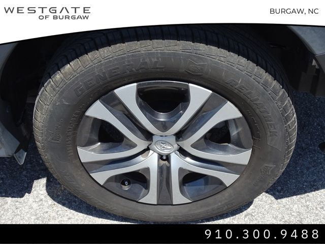 Vehicle image 11 of 28