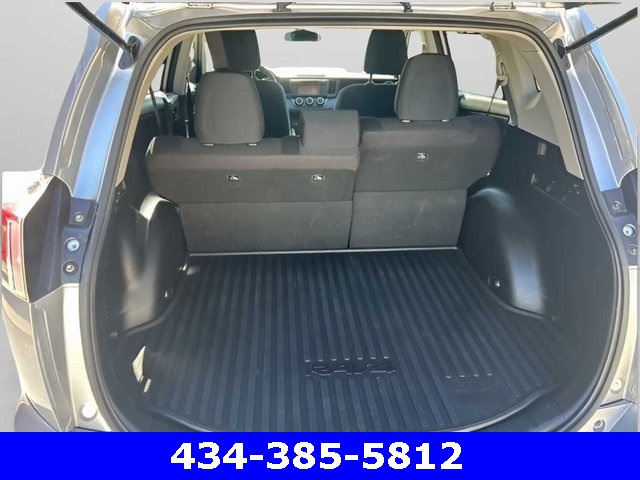 Vehicle image 14 of 16