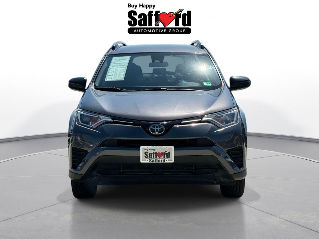 2018 Toyota RAV4 LE Image 2 of 33