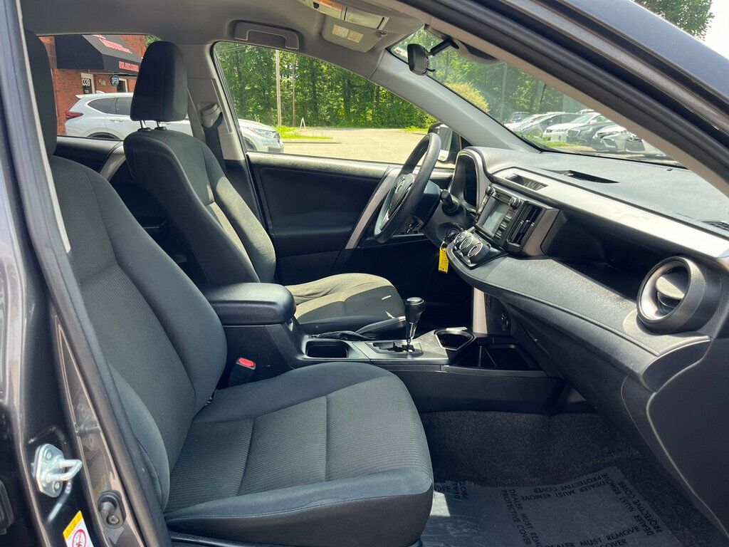 Vehicle image 13 of 23