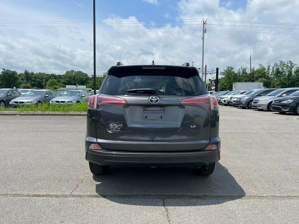 Vehicle image 7 of 23