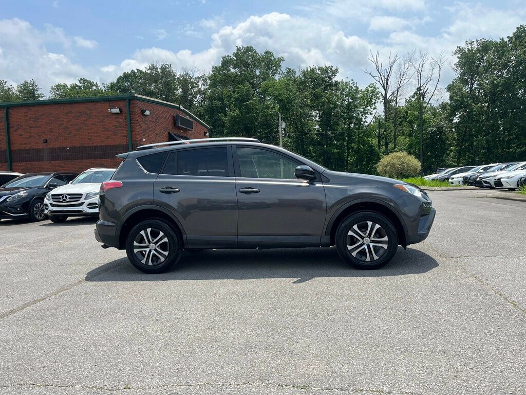 Vehicle image 4 of 23