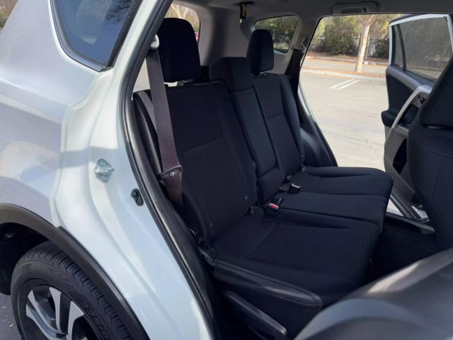 Vehicle image 26 of 31