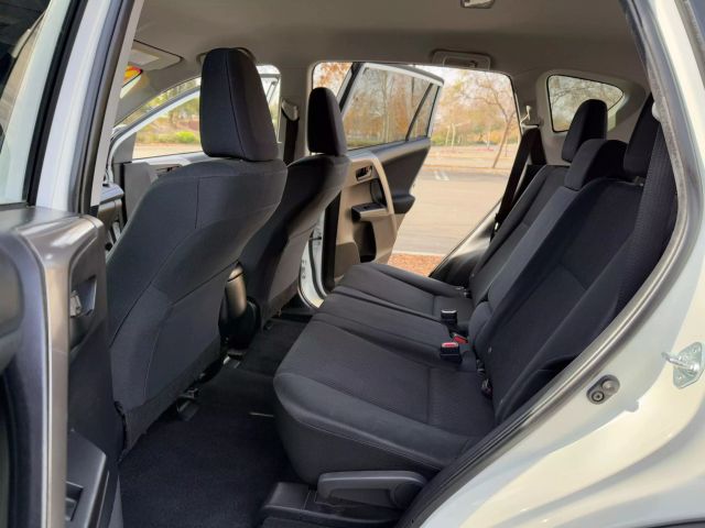 Vehicle image 19 of 31