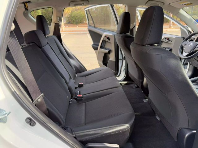 Vehicle image 25 of 31