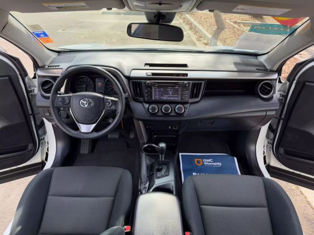 Vehicle image 17 of 31