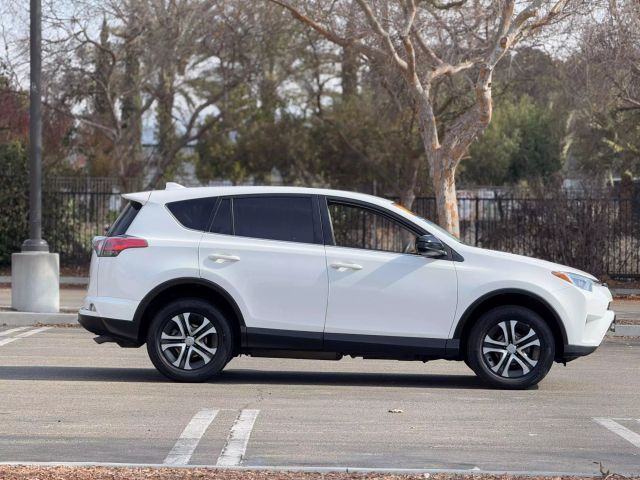 Vehicle image 4 of 31