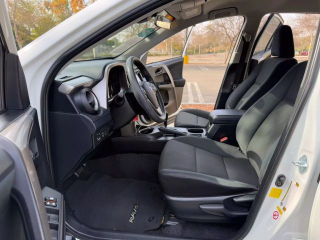 Vehicle image 15 of 31