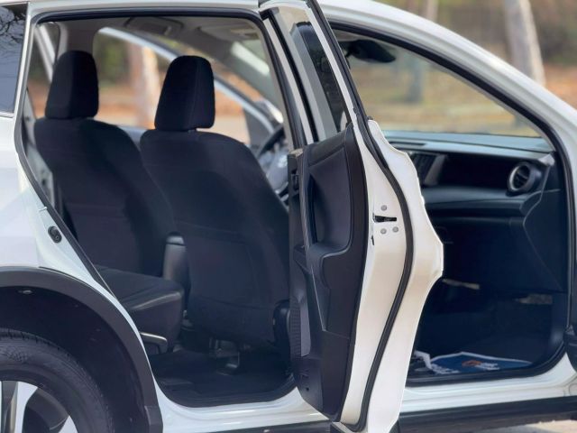 Vehicle image 12 of 31