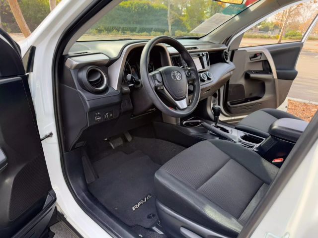 Vehicle image 14 of 31