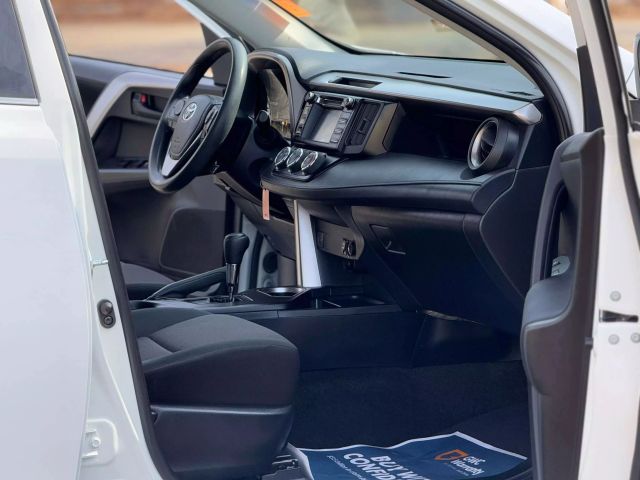 Vehicle image 10 of 31