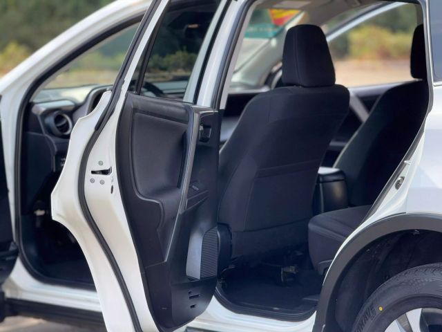 Vehicle image 11 of 31