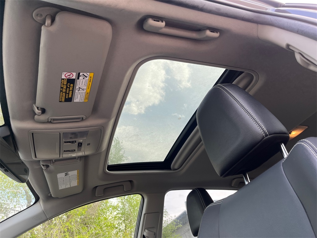 Vehicle image 20 of 36