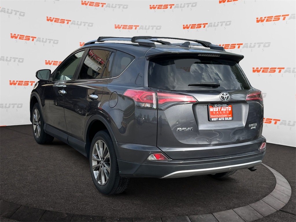 Vehicle image 7 of 36