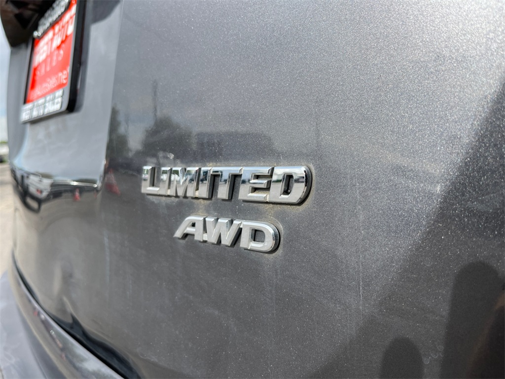 Vehicle image 28 of 36