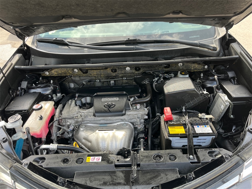 Vehicle image 32 of 36