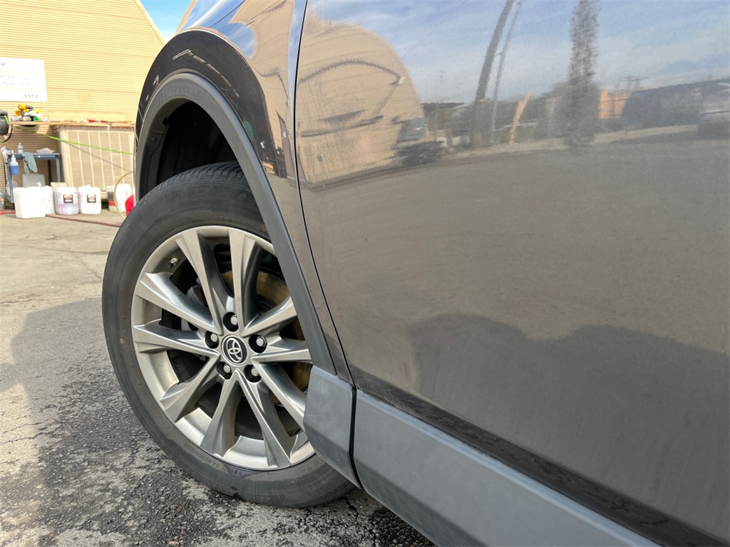 Vehicle image 29 of 36