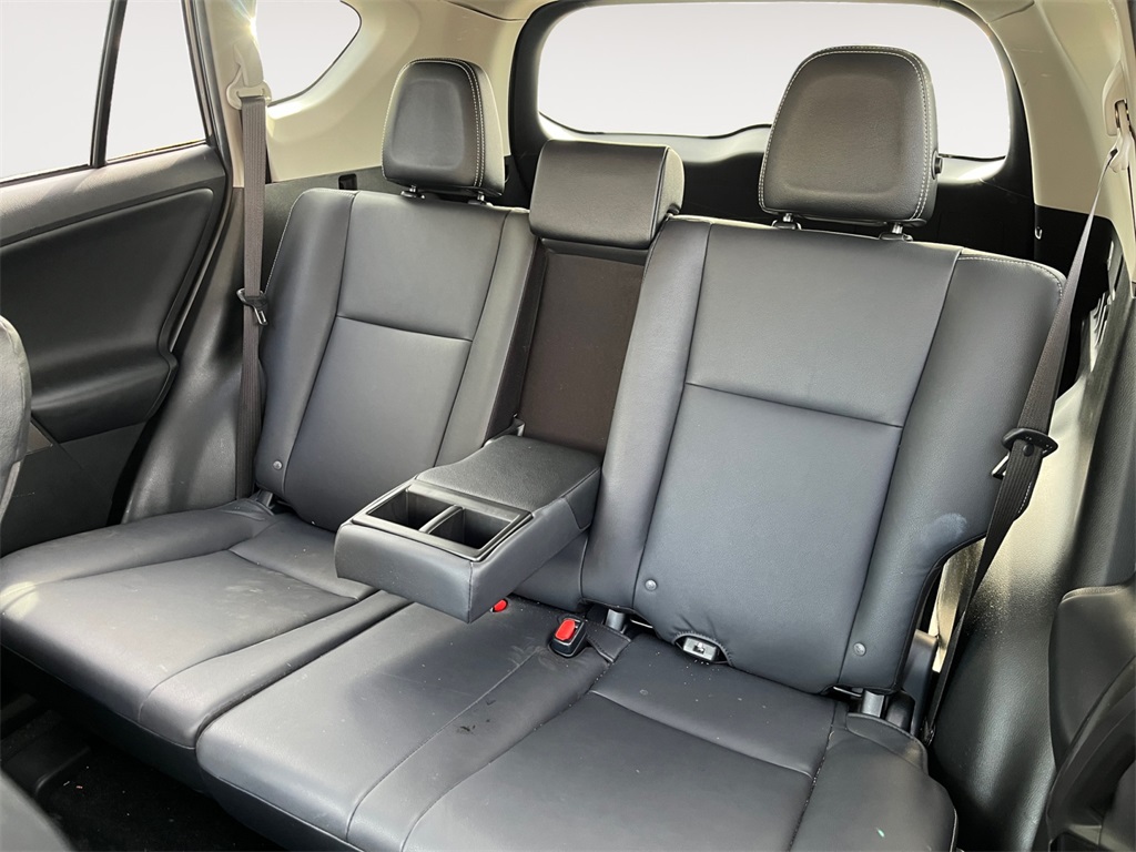 Vehicle image 13 of 36