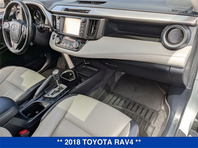 Vehicle image 33 of 35