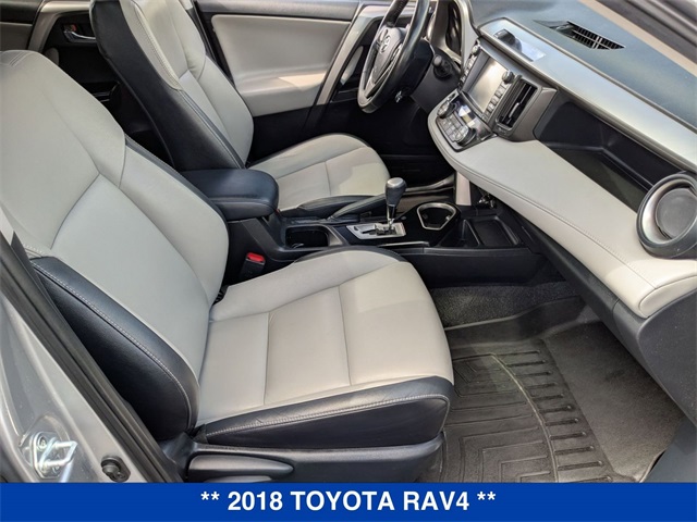 Vehicle image 32 of 35