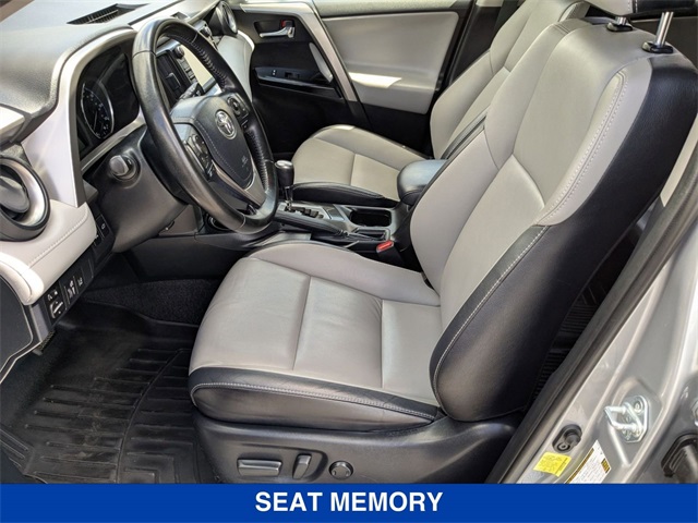 Vehicle image 13 of 35