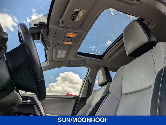 Vehicle image 27 of 35