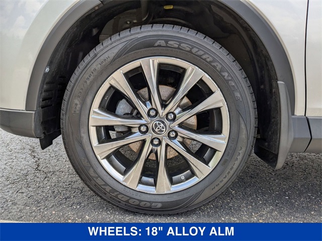 Vehicle image 10 of 35