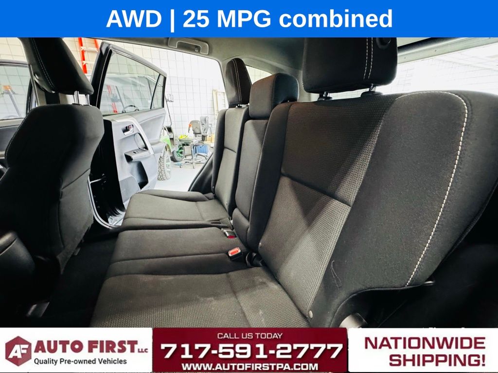 Vehicle image 18 of 24