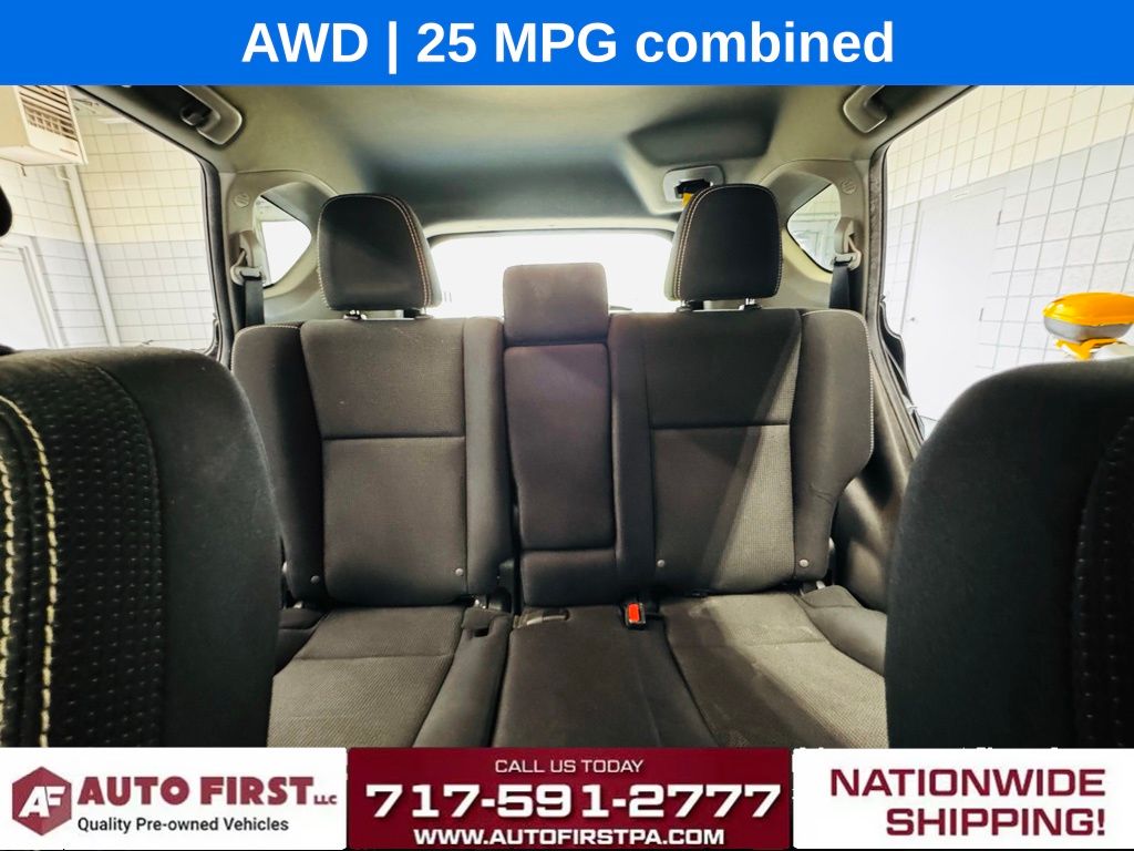 Vehicle image 17 of 24