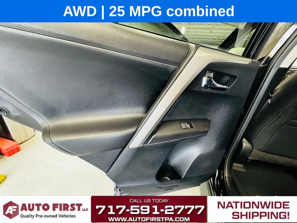 Vehicle image 19 of 24