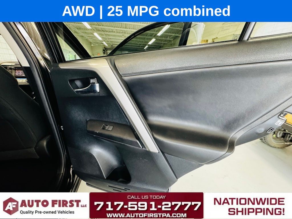 Vehicle image 22 of 24