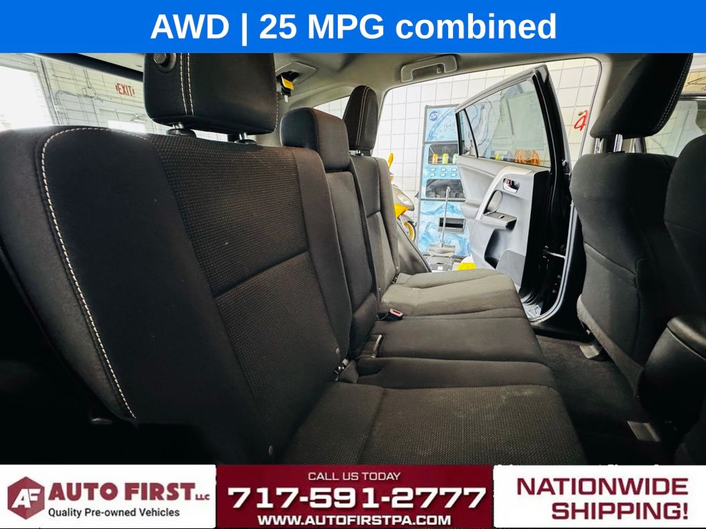 Vehicle image 21 of 24